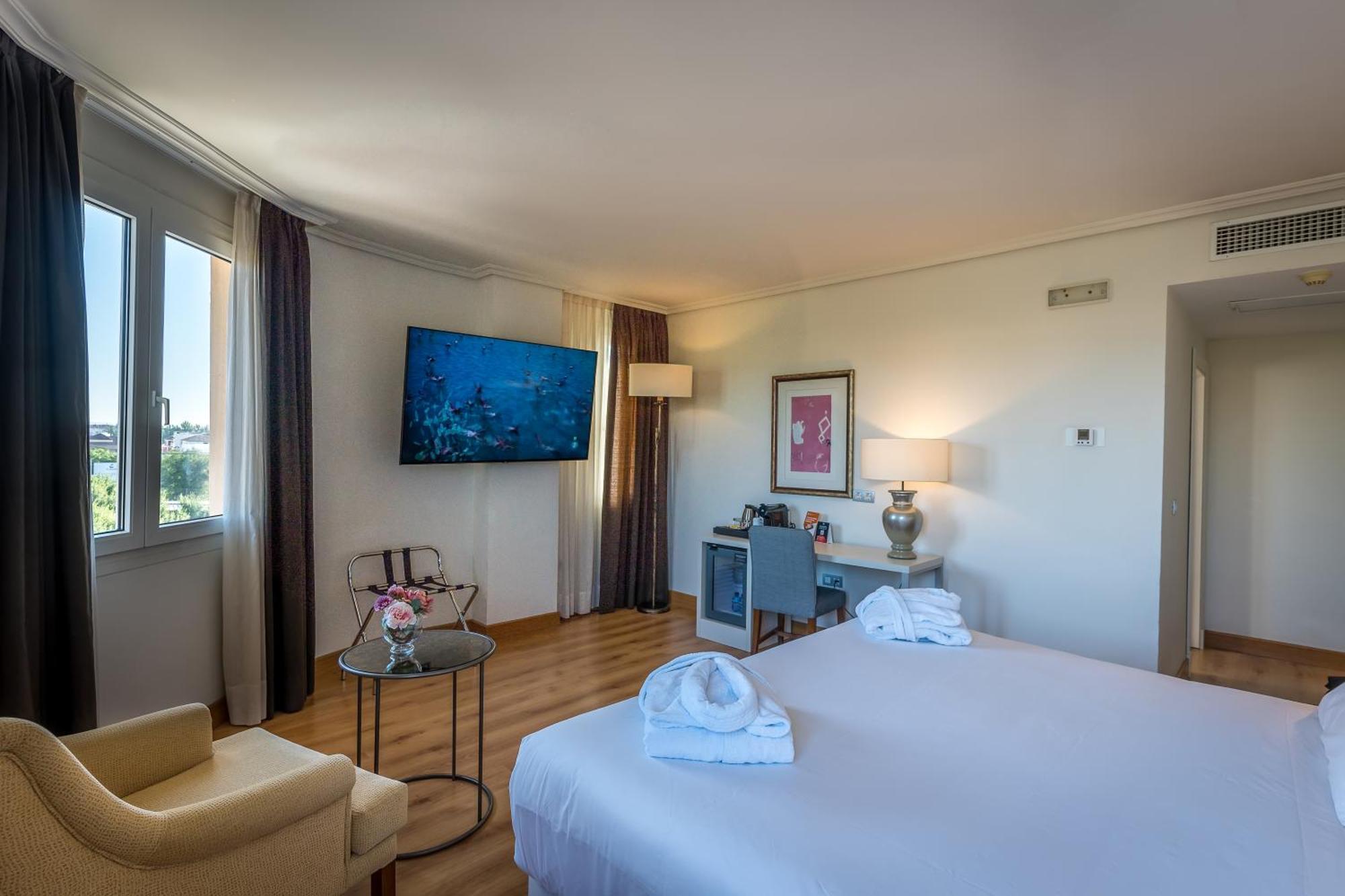 Hesperia Cordoba Hotel Bagian luar foto